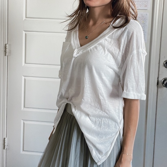 021 Black V neck Pocket Raw Detail Short Sleeve Oversized Tee - Picture 12 of 17